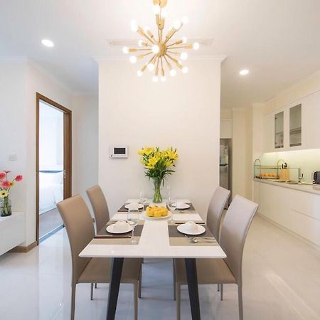 Homes By Christine - Vinhomes Central Park Хошимин Экстерьер фото