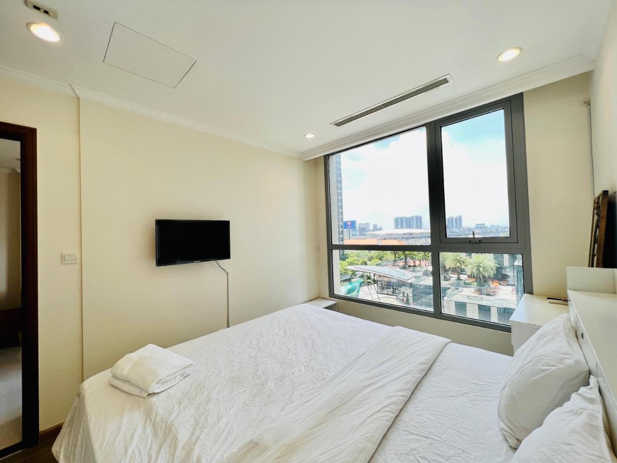 Homes By Christine - Vinhomes Central Park Хошимин Экстерьер фото