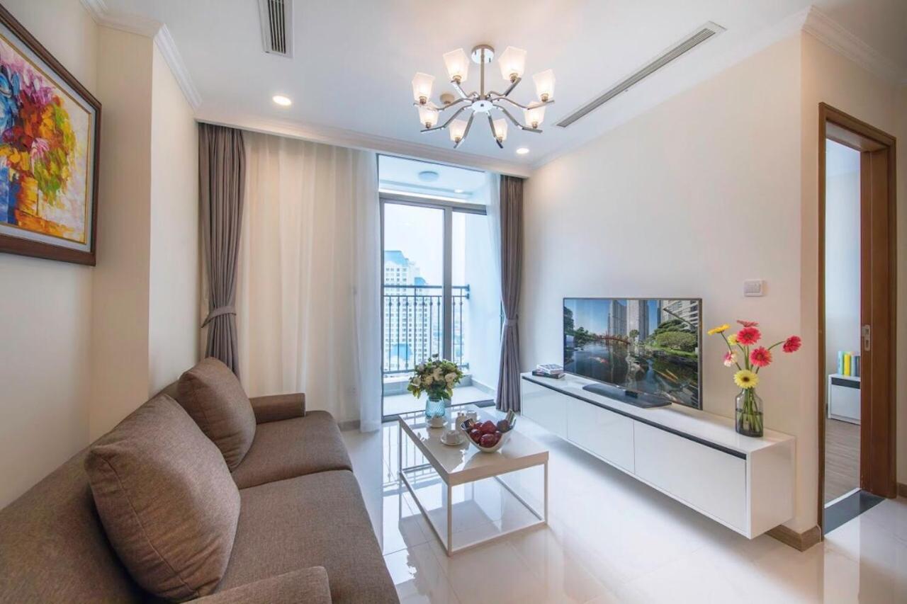 Homes By Christine - Vinhomes Central Park Хошимин Экстерьер фото