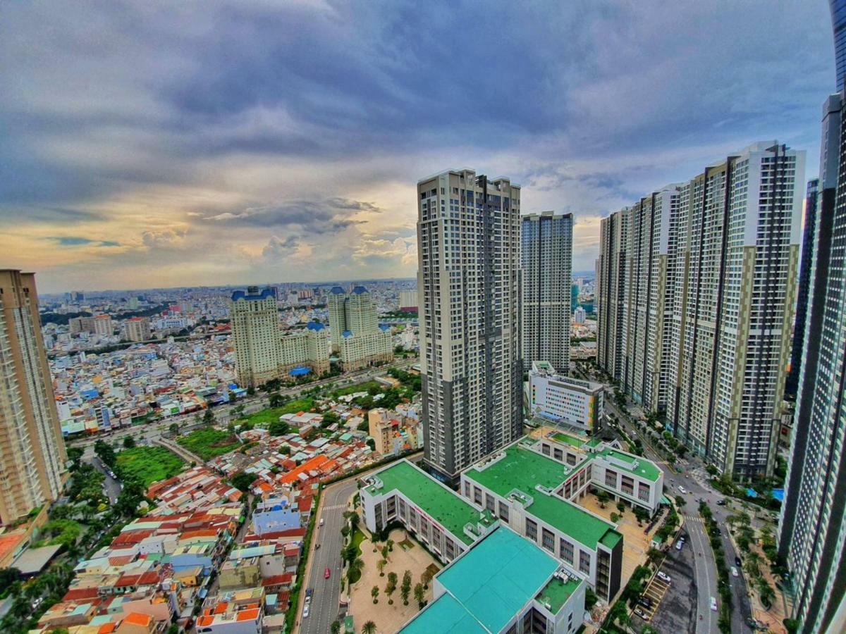 Homes By Christine - Vinhomes Central Park Хошимин Экстерьер фото